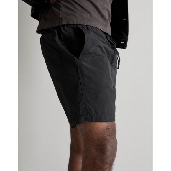 Madewell 6 1/2" (Re)sourced Everywear Shorts in Almost Black - Picture 2 of 16
